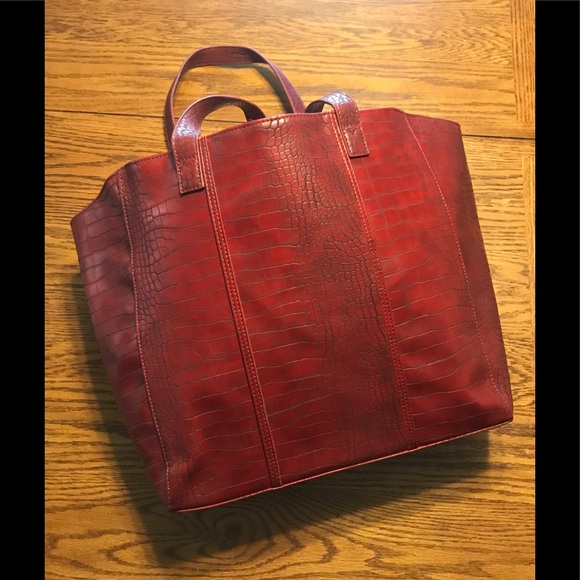 Neiman Marcus Handbags - VINTAGE NEIMAN MARCUS ALLIGATOR TOTE